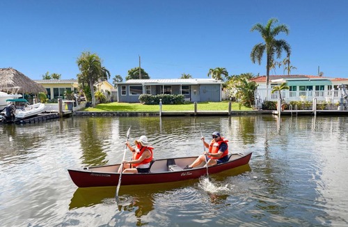 Melaleuca Gardens House | Waterfront Retreat Home Dania Beach