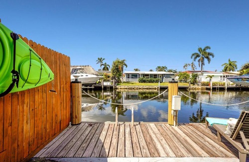 Melaleuca Gardens House | Waterfront Retreat Home Dania Beach