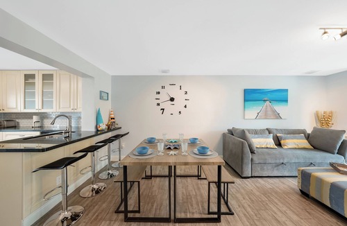 Argonaut Isle House | Waterfront Retreat Near FLL/Hollywood/Dania - 2BR w/BBQ, Kayaks & Beach Access