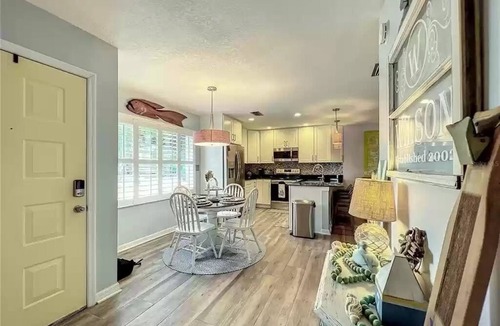 Dixie Shores Condo | Waterfront Single Story Condo