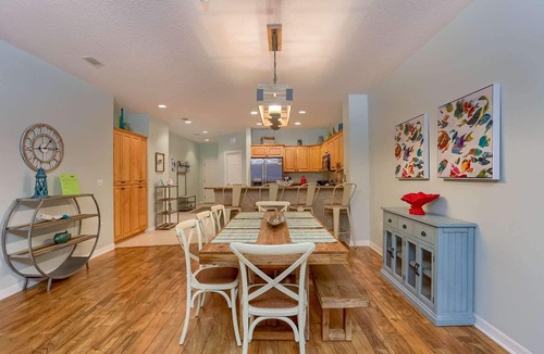 Clearwater Beach Condo | Waterfront, Spacious Balcony, 2 King Bedrooms! Free Cable & Wi-Fi, W/D, Pool, Hot Tub-304 Island Key