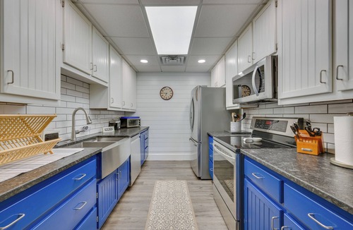 Eatonton House | Waterfront Sparta Home w/Game Room & Fire Pit!