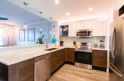 Merritt Island Condo | Waterfront Stateroom