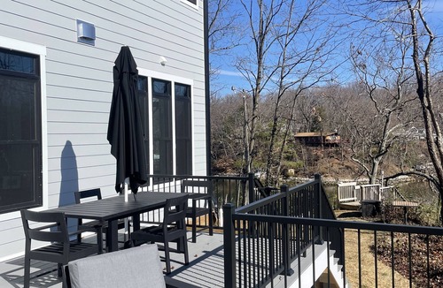 Parole House | Waterfront