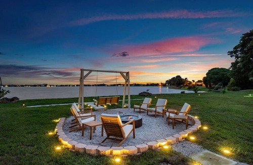 Palm Beach - West Palm Beach House | Waterfront Villa w/Pool Game Room