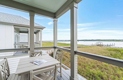 Georgetown House | Waterfront Villa with Pool & Boat Slip