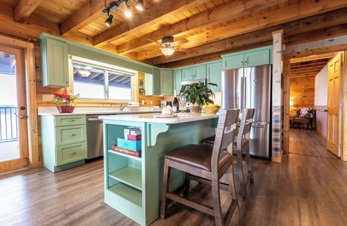 Dandridge Cabin | Waters Edge