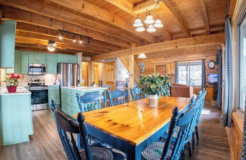 Dandridge Cabin | Waters Edge