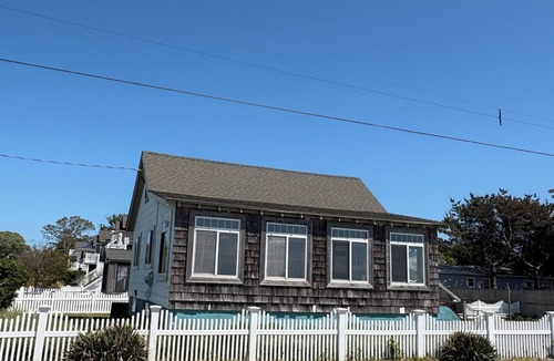 Town Bank House | WATERS EDGE VILLA BEACH FRONT Pet Friendly N.Cape May