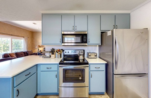 Harbour Towne House | Waterside Home in Gated Community with Pools & Tennis - 5 Minutes to Beach