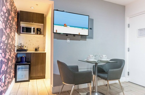 North Beach Hotel | Waterside Hotel and Suites