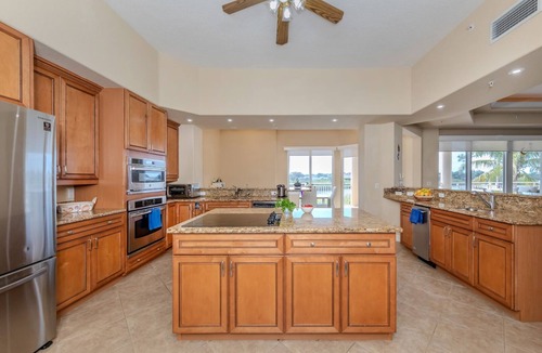 Laurel Condo | Waterview condo in ideal location