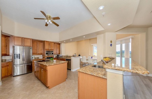 Laurel Condo | Waterview condo in ideal location