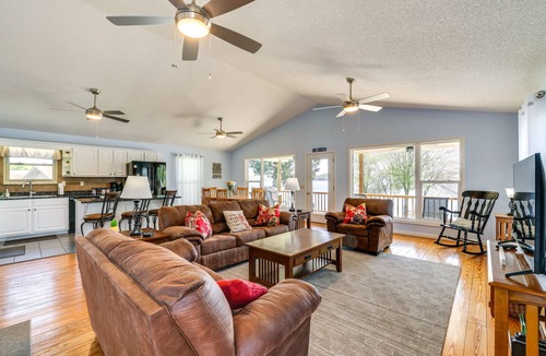 Spring City House | Watts Bar Lake Escape: Private Boat Dock + Ramp!