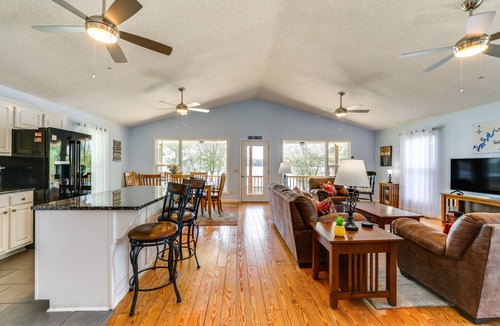 Spring City House | Watts Bar Lake Escape: Private Boat Dock + Ramp!