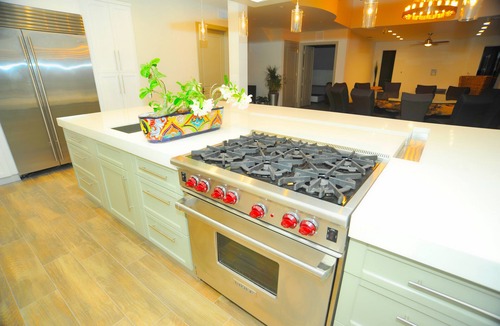 Northeast Miami House | We aim to provide an unforgettable experience with our 5Star waterfront property