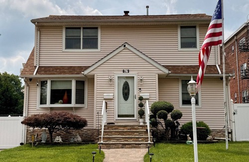 Hackensack Apartment | We have a spacious updated two bedroom apartment. Four person maximum - NO PETS