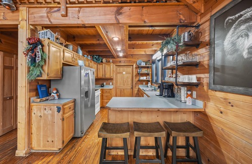 Wears Valley Cabin | Wears Valley Area*Close to Pigeon Forge*Private*Dog Friendly