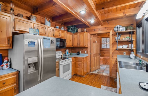 Wears Valley Cabin | Wears Valley Area*Close to Pigeon Forge*Private*Dog Friendly