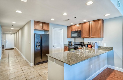 Panama City Beach Resort | Weekend Getaway! Aug 7 - 9th open! Beach Service Included!