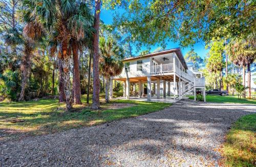 Bayport House | Weeki Wachee House - Charming Home with Heated Pool, A Nature Lover's Paradise!
