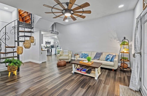 Weeki Wachee Gardens House | Weeki Wachee Waterfront-A Frame Stream Dream Cabin