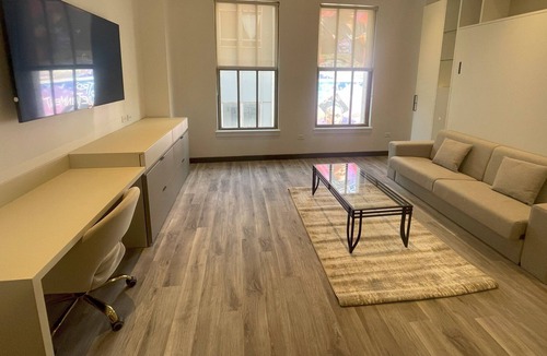 Downtown Newark Apartment | Weekly Discount - Sleeps 4 - Near Airport & Train