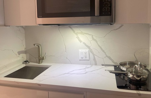 Downtown Newark Apartment | Weekly Discount - Sleeps 4 - Near Airport & Train