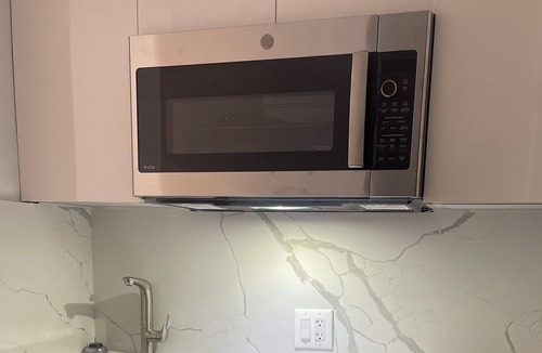Downtown Newark Apartment | Weekly Discount - Sleeps 4 - Near Airport & Train