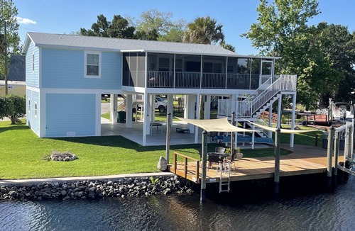 Homosassa House | Weekly/Monthly Discount: NEW Waterfront Home/Room for Boat/Close to Springs