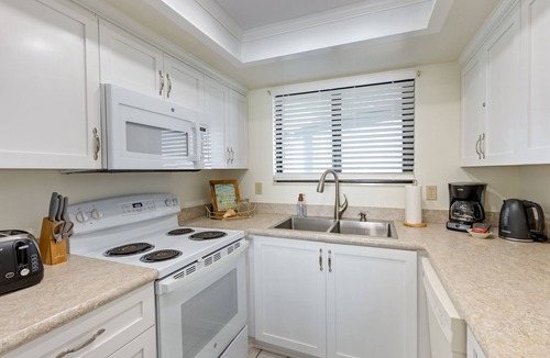 New Smyrna Beach Condo | Weekly Special! Comfortable Unit With Ocean View! Beachfront Pool! - OT403
