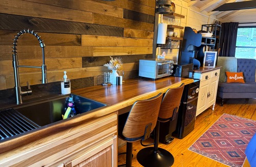Laurel Ridge Cabin | Welcome to Black Mountain Stomping Ground's Falcon's Perch with Long-Range Views