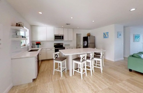 Tropical Bay Estates House | Welcome to Casa Del Mar 305 5251254