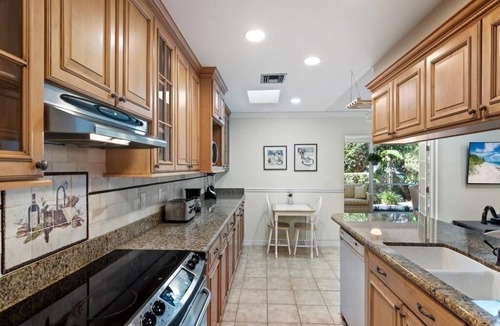 Florida Ridge House | Welcome to Casa Del Jardin. You very own private sanctuary with heated pool.