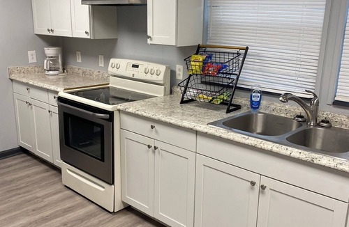 Brooksville Cottage | Welcome to Gumby's Cottage in Nobleton, FL 34661! Just 11 miles from Brooksville