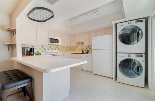 Wellington House | Welcome to our 3 bedroom 2.5 bath town house in the heart of Wellington Florida