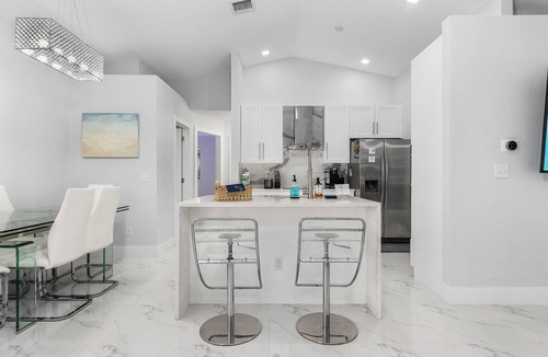 Mariner House | Welcome to our Modern Cape Escape with Heated Pool