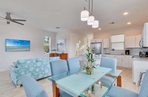 Naples House | Welcome to Sunset Bay Guest House