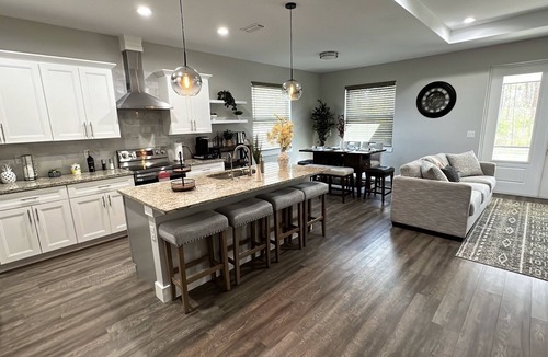 North Port House | Welcome to the Beautiful Pool House of North Port!