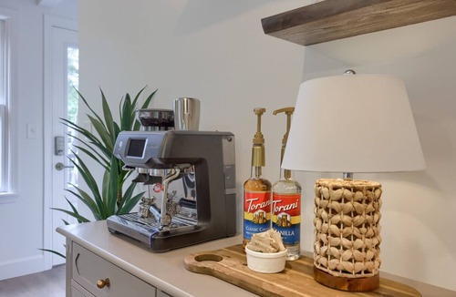 Golts House | Welcome to the secluded waterfront oasis