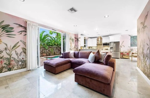 Lake Ridge House | Welcome to The Betty!nn