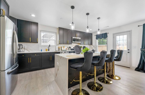 Lawrenceville House | Welcome to the Windsor!