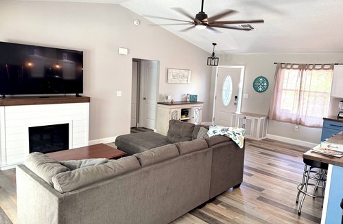 Spring Hill House | Welcome to this beautiful 3 Bedroom 2 Bathroom Pool heated Home