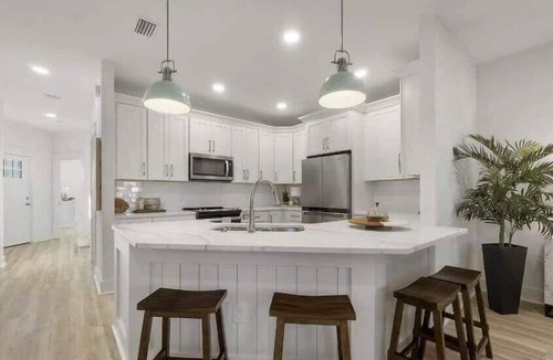 Bahama Beach House | Welcome to Wastin' Away! Prvt Pool 2Min wlk to Bch
