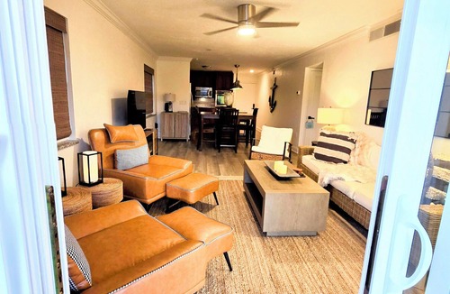 Astor Apartment | Welcome to your Waterfront Oasis! Enjoy relaxing steps from the St.John's River.