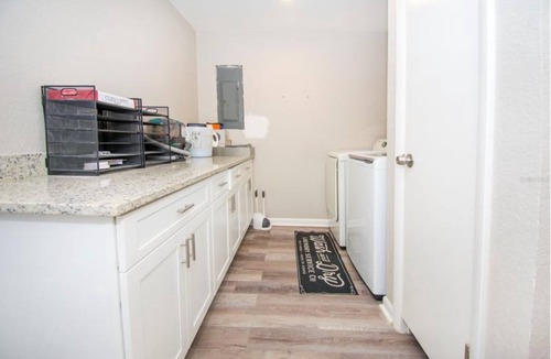 Lakeland House | Welcoming 4-bedroom house with AC in Lakeland