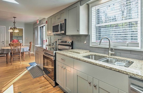 Stone Mountain House | Welcoming Stone Mountain Home - Hiking Nearby