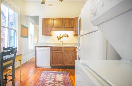 Savannah Victorian District Apartment | Well Appointed Row Home Overlooking Forsyth Park by Lucky Savannah