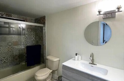 Midtown Apartment | Well located cozy apartment MIA4