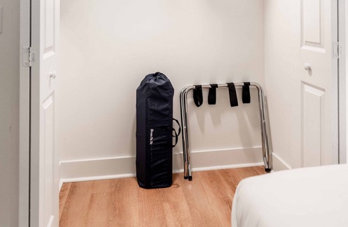 Lindridge-Martin Manor Apartment | West Home - *New* Charming and Cozy 2bd 1ba Apartment with New Gym